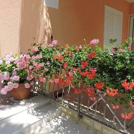 Neda Apartmani Mali Lošinj Exterior foto